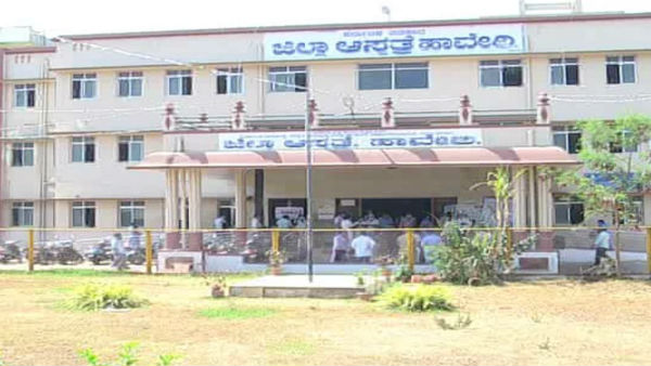 ಆಸ್ಪತ್ರೆಯ ದುಃಸ್ಥಿತಿ ಆಸ್ಪತ್ರೆಯ ದುಃಸ್ಥಿತಿ