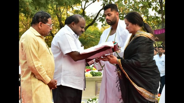 ನಿಮ್ಮ ಕೈಯಲ್ಲೇ ಇದೆ