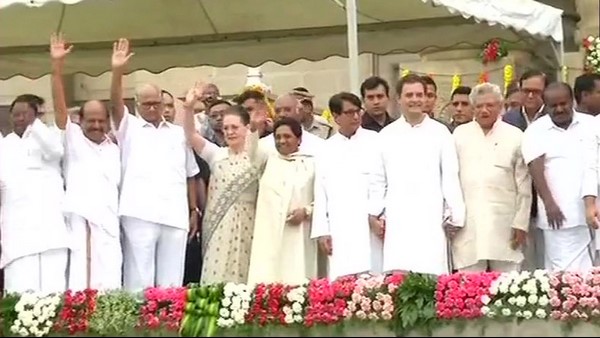 ಸರ್ಕಾರ ಕೆಡವಿದ್ದು ಕಾಂಗ್ರೆಸ್