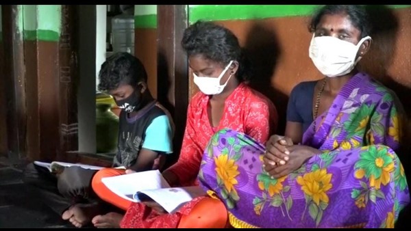 ಮಕ್ಕಳು ಟಿವಿ ನೋಡಲು ಕಷ್ಟ ಪಡುತ್ತಿದ್ದರು ಮಕ್ಕಳು ಟಿವಿ ನೋಡಲು ಕಷ್ಟ ಪಡುತ್ತಿದ್ದರು