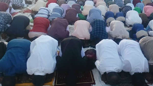 ಸಾಮೂಹಿಕ ಪ್ರಾರ್ಥನೆ ಬೇಡ ಸಾಮೂಹಿಕ ಪ್ರಾರ್ಥನೆ ಬೇಡ