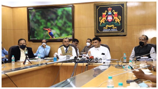 Govt may award 5 marks in NEET to Medical students involved Covid related work 