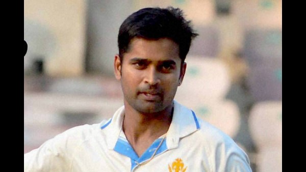 Davanagere: Cricketer Vinay Kumar, Singer Raghu Dixit Support For Medical Students Protest