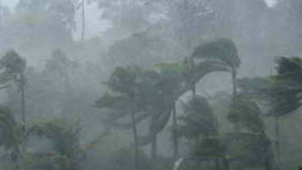  ಕರಾವಳಿಯಲ್ಲಿ ಗಂಟೆಗೆ 40-50 ಕಿ.ಮೀ ವೇಗದಲ್ಲಿ ಗಾಳಿ ಬೀಸುತ್ತಿದೆ