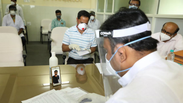 ಮಾಧ್ಯಮಗಳ ಜತೆ ಮಾತನಾಡಿದ ಸಚಿವರು 