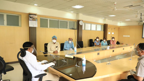 ನಮ್ಮಲ್ಲಿ ಹಾಸಿಗೆ ಕೊರತೆ ಇಲ್ಲ. ಹಂಚಿಕೆಯಲ್ಲಿನ ಗೊಂದಲ ನಮ್ಮಲ್ಲಿ ಹಾಸಿಗೆ ಕೊರತೆ ಇಲ್ಲ. ಹಂಚಿಕೆಯಲ್ಲಿನ ಗೊಂದಲ