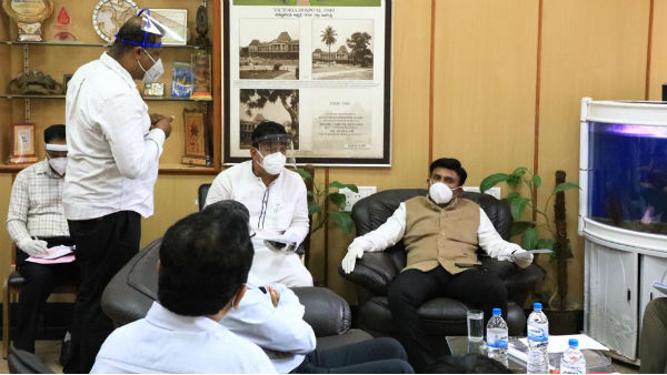  ಕೊವಿಡ್ 19 ಸೇವೆಗೆ ಅಂತಿಮ ವಷ೯ದ ವಿದ್ಯಾಥಿ೯ಗಳು