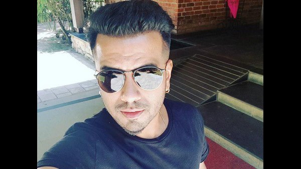 ವೈವಿಧ್ಯಮಯ ಆಲ್ಬಂಗಳನ್ನು ಹೊರತಂದಿದ್ದರು 