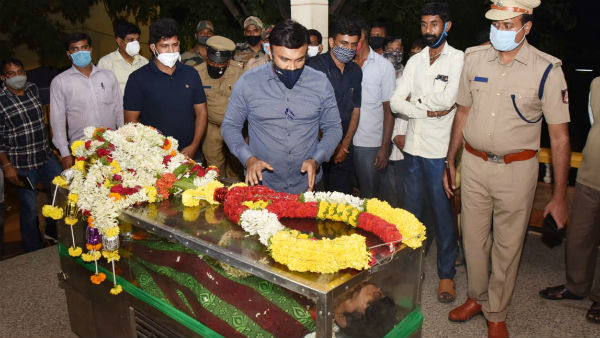 Karnataka Govt Announced Rs 30 Lakh Compensation To Nanjangudu THO Dr Nageshs Family