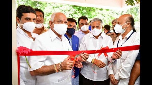 ವೈದ್ಯರಿಗೆ ಸಚಿವ ಡಾ.ಕೆ.ಸುಧಾಕರ್ ಅಭಿನಂದನೆ ವೈದ್ಯರಿಗೆ ಸಚಿವ ಡಾ.ಕೆ.ಸುಧಾಕರ್ ಅಭಿನಂದನೆ