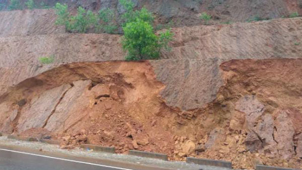  ಸ್ಥಳದಲ್ಲೇ ಬೀಡುಬಿಟ್ಟ ಅಧಿಕಾರಿಗಳು