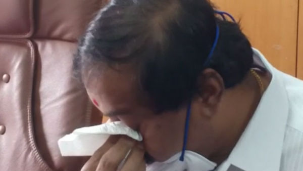 ವಾಹನ ತಡೆದಿದ್ದಾರೆ