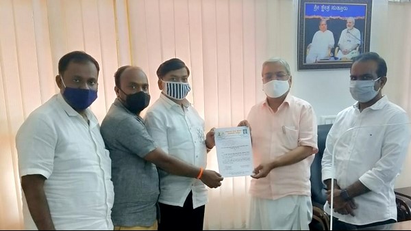 Karnataka Salon Owners Demand Bring Law To Restrict Use Of Hajama Word Karnataka Salon Owners Demand Bring Law To Restrict Use Of Hajama Word