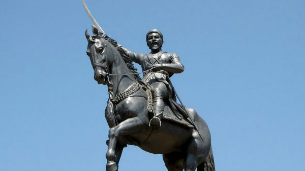 ಮರಾಠಿಗೆ ಮುನ್ನಣೆ ನೀಡಿದರು