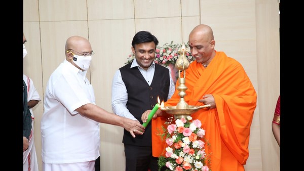 2000 PG Medical Students will be available for Covid-19 duties: Sudhakar 