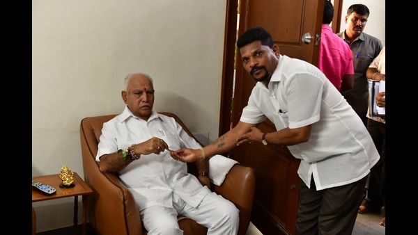 ಒಂದು ಸೀಟ್ ಗೆಲ್ಲಿಸಿ ಒಂದು ಸೀಟ್ ಗೆಲ್ಲಿಸಿ