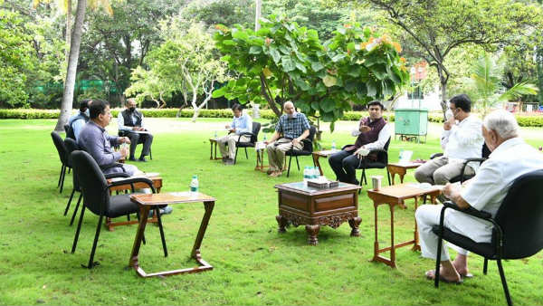 ಆಸ್ಪತ್ರೆಯಲ್ಲಿ ಚಿಕಿತ್ಸೆ