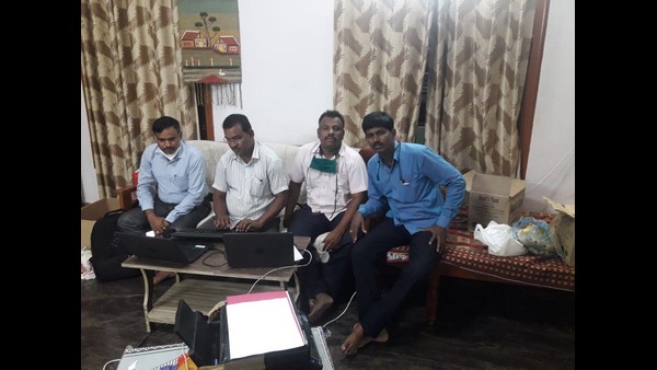 Agricultural Officer Sunil Kumar Yargol Caught In Trap In Kalaburagi While Receiving Bribes From Farmer
