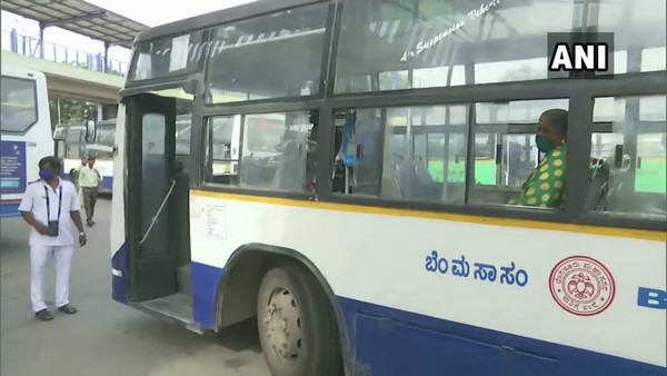  ಏರ್‌ಪೋರ್ಟ್ ಒಳಭಾಗದಲ್ಲಿ ಕಾರ್ಯಾಚರಣೆ