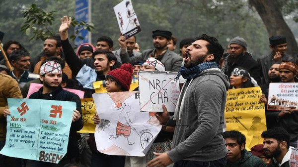 ಒಂದೇ ಕಲ್ಲೇಟಿಗೆ ಎರಡು ಹಕ್ಕಿ ತಂತ್ರ