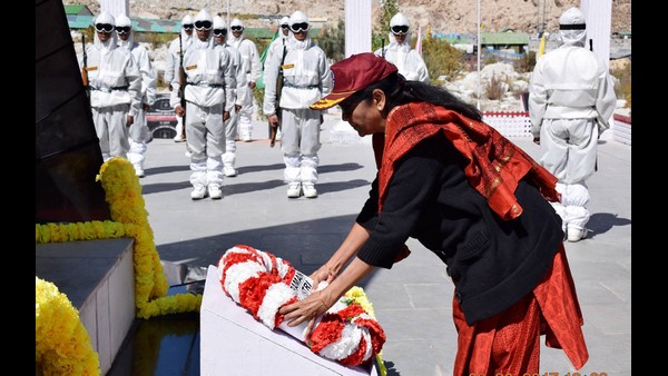 ಚಳಿಗಾಲದ ಸಂದರ್ಭದಲ್ಲಿ ಭಾರತೀಯ ಸೇನೆಗೆ ಸವಾಲು ಚಳಿಗಾಲದ ಸಂದರ್ಭದಲ್ಲಿ ಭಾರತೀಯ ಸೇನೆಗೆ ಸವಾಲು