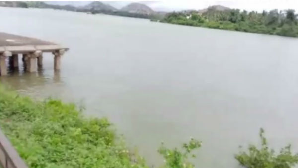 ಹೊಲಗದ್ದೆಗಳು ಜಲಾವೃತವಾಗಿದ್ದವು 