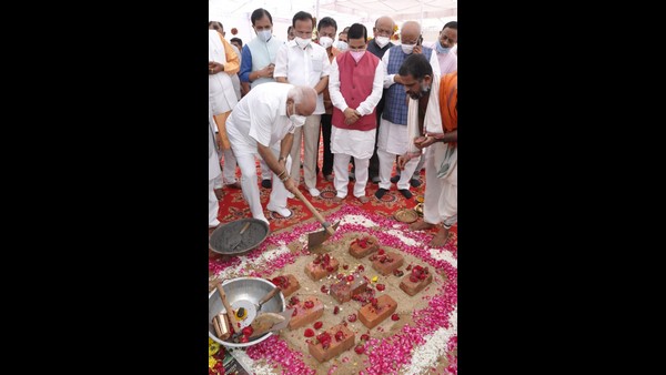 ಮೊದಲ ಮಹಡಿ ಮೊದಲ ಮಹಡಿ