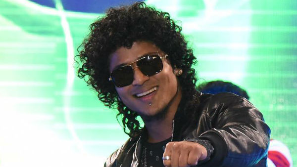 ಮಂಗಳೂರಿನಲ್ಲಿ ಪಾರ್ಟಿ ಮಂಗಳೂರಿನಲ್ಲಿ ಪಾರ್ಟಿ