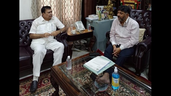 ಪಕ್ಷ ವಿರೋಧಿ ಚಟುವಟಿಕೆ ನೋಟೀಸ್