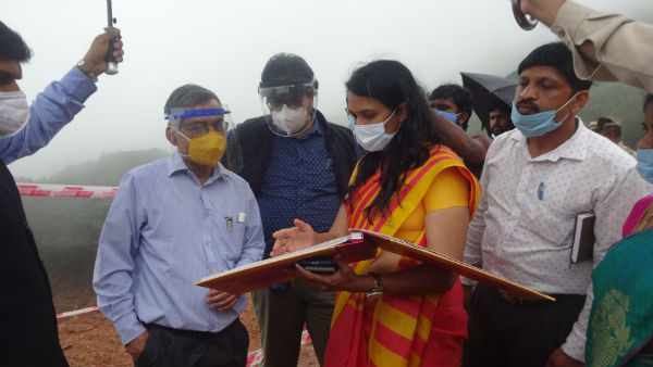  ಮಳೆಯಿಂದ ಹಾನಿಯಾದ ಶಾಲೆ ಪರಿಶೀಲನೆ