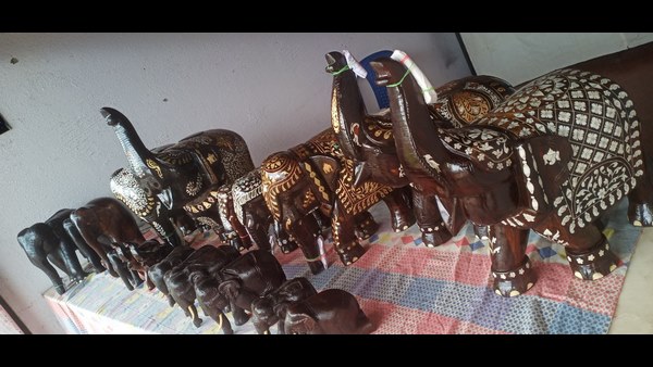  ಮಣ್ಣಿನ ಆಲಂಕಾರಿಕ ವಸ್ತುಗಳ ಪ್ರಾತ್ಯಕ್ಷಿಕೆ