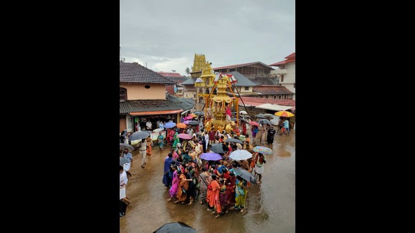 Simple Vitlapindi Celebration Ended In Udupi Krishna Mutt