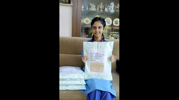 Udupi: 8th Std Student Ishita Sends 300 Face Masks To Soldiers; Receives Praises From Defence Minister Udupi: 8th Std Student Ishita Sends 300 Face Masks To Soldiers; Receives Praises From Defence Minister