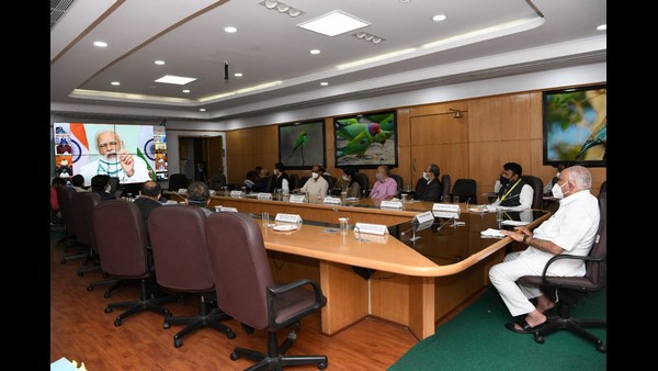 ತಕ್ಷಣ ಆಸ್ಪತ್ರೆಗೆ ದಾಖಲಿಸಲಾಗುತ್ತಿದೆ