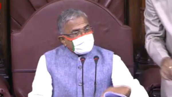 ಉಪಾಧ್ಯಕ್ಷರ ಮೈಕ್ರೋಫೋನ್ ಕಸಿಯಲು ಯತ್ನಿಸಿದ ಸಂಸದರು 