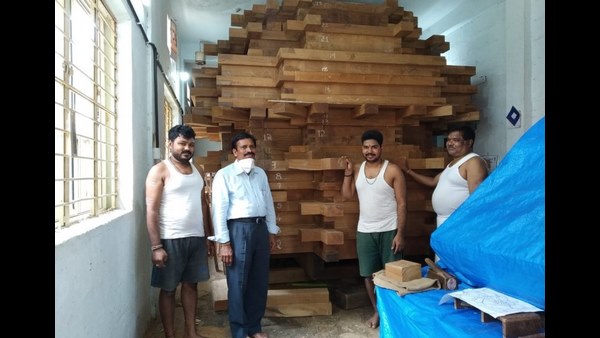 ದೇವತೆಗಳ ವಿಗ್ರಹ, ಕುಸರಿ ಕೆತ್ತನೆ 