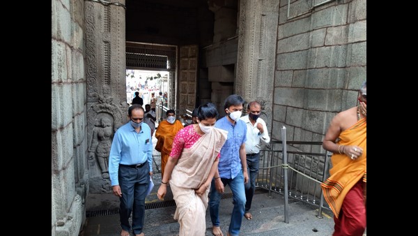 Rohini Sindhuri Takes Over As New Mysuru District Collector