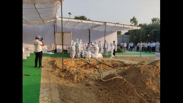 Union minister Suresh Angadis Funeral Had Took Place In Delhi Union minister Suresh Angadis Funeral Had Took Place In Delhi