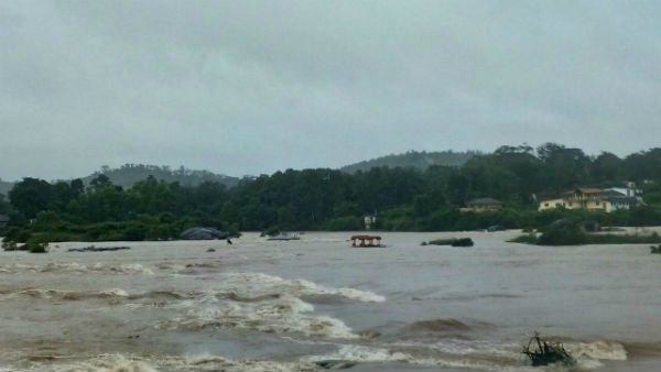 ಯಾದಗಿರಿ-ಸೇಡಂಗೆ ಸಂಪರ್ಕ ಕಲ್ಪಿಸುವ ರಸ್ತೆ ಮುಳುಗಡೆ