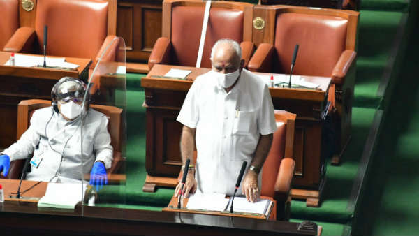 ಅಕ್ಕ-ಪಕ್ಕದಲ್ಲಿ ಯಾರೂ ಇಲ್ಲ