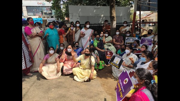 Karnataka Women Congress Party workers staged protest in front of RR Nagar police station