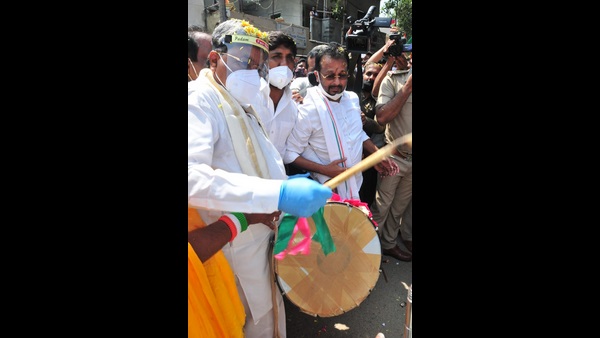 ಮುನಿರತ್ನ ಮಾರಾಟವಾಗಿದ್ದಾರೆ