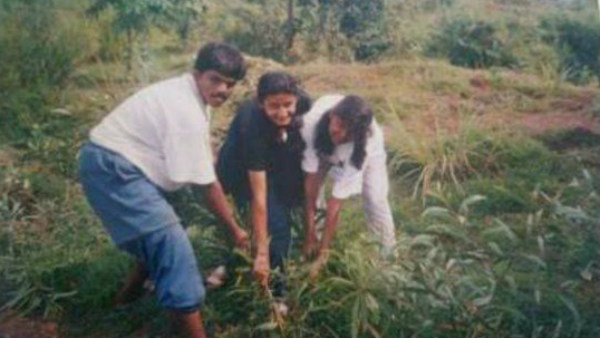 ರೈಲ್ವೇ ಹಳಿಯ ಪಕ್ಕ ಮೆಟ್ರೋ ರೈಲು ಸಂಚಾರವೂ ಇದೆ
