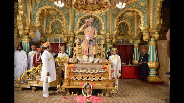 ರಾಜವೈಭವಕ್ಕೆ ಸಾಕ್ಷಿ ಖಾಸಗಿ ದರ್ಬಾರ್ 