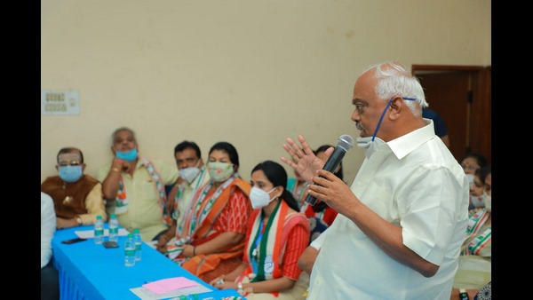 ಕುಸುಮಾ ನಾಮಪತ್ರ ಸಲ್ಲಿಕೆ