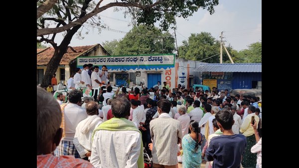 ಕೊರೊನಾಕ್ಕಿಂತ ಅಪಾಯಕಾರಿ ಪಕ್ಷಗಳು