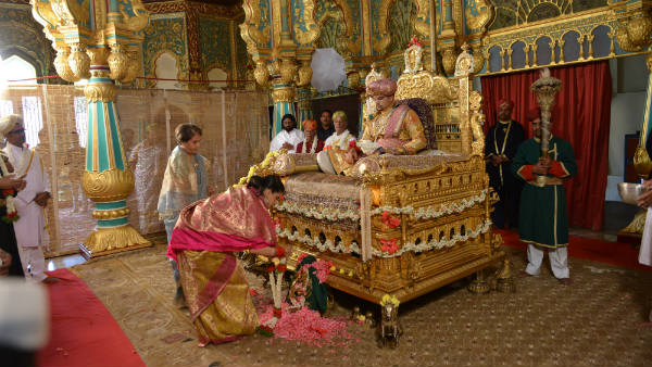 ಪಟ್ಟದ ಆನೆ, ಹಸು, ಕುದುರೆಗಳಿಗೆ ಪೂಜೆ 