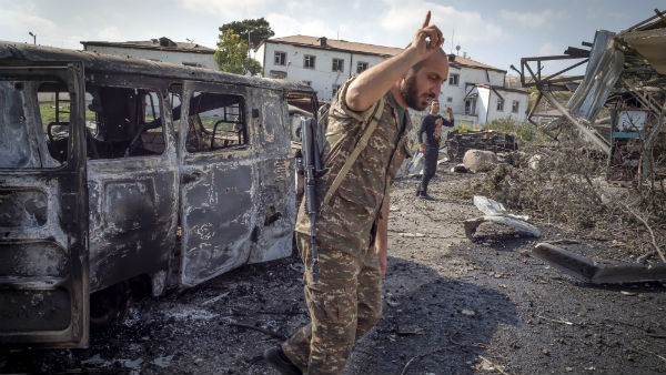 ಮುನ್ನುಗ್ಗಿ ಬರಲಿದೆಯಾ ರಷ್ಯಾ ಮಿಲಿಟರಿ..? 