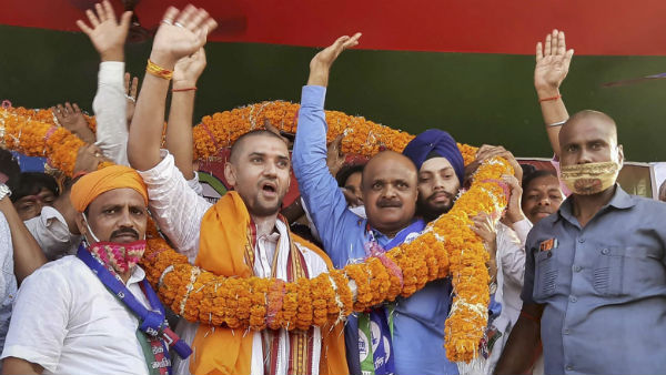 ನಿತೀಶ್ ಕುಮಾರ್ ಕೈಗೆ ಅಧಿಕಾರ ನೀಡಲು ಹಿಂದೇಟು 