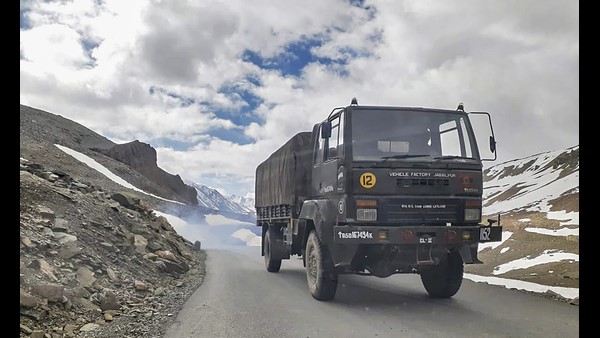ಉತ್ತರ ಮತ್ತು ದಕ್ಷಿಣ ಗಡಿಯಲ್ಲಿ ಸೇನೆ 